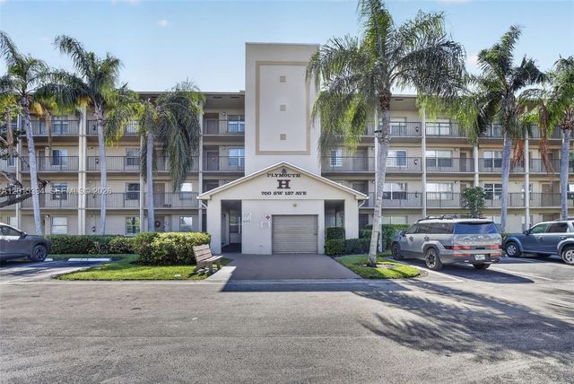 700 SW 137th Ave 110H, Pembroke Pines, FL 33027