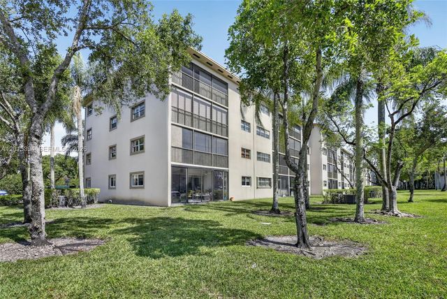 700 SW 137th Ave 110H, Pembroke Pines, FL 33027