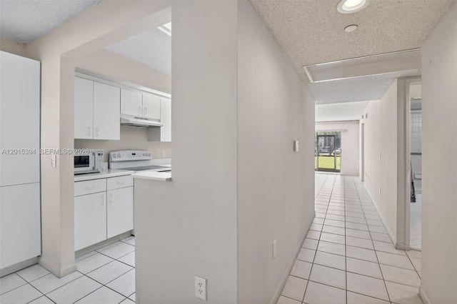 700 SW 137th Ave 110H, Pembroke Pines, FL 33027