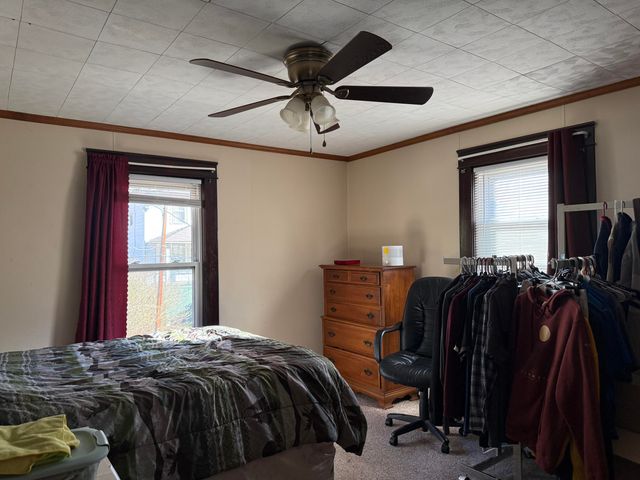 617 Roxbury ST, Clifton Forge, VA 24422