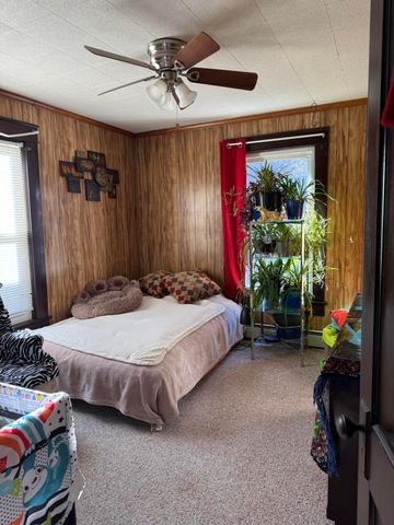 617 Roxbury ST, Clifton Forge, VA 24422