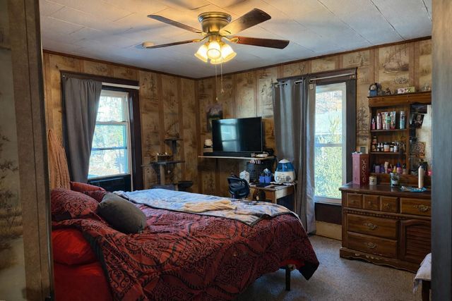 617 Roxbury ST, Clifton Forge, VA 24422