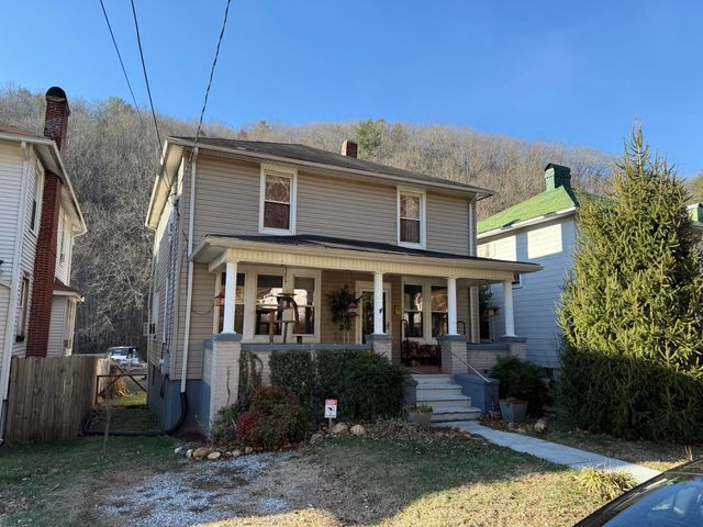 617 Roxbury ST, Clifton Forge, VA 24422