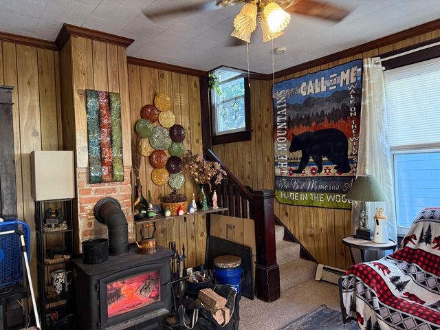 617 Roxbury ST, Clifton Forge, VA 24422