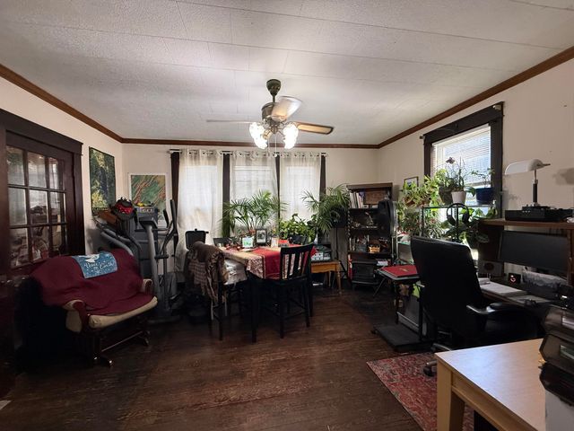 617 Roxbury ST, Clifton Forge, VA 24422