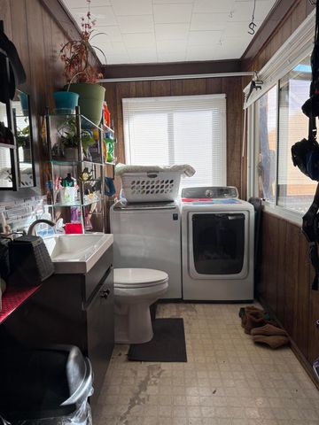 617 Roxbury ST, Clifton Forge, VA 24422