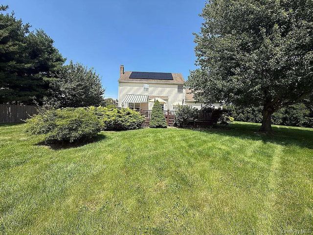 8 Ashford Lane, Huntington, NY 11743