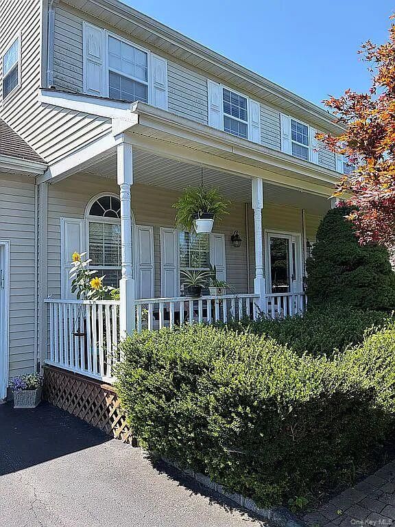 8 Ashford Lane, Huntington, NY 11743 — photo 3
