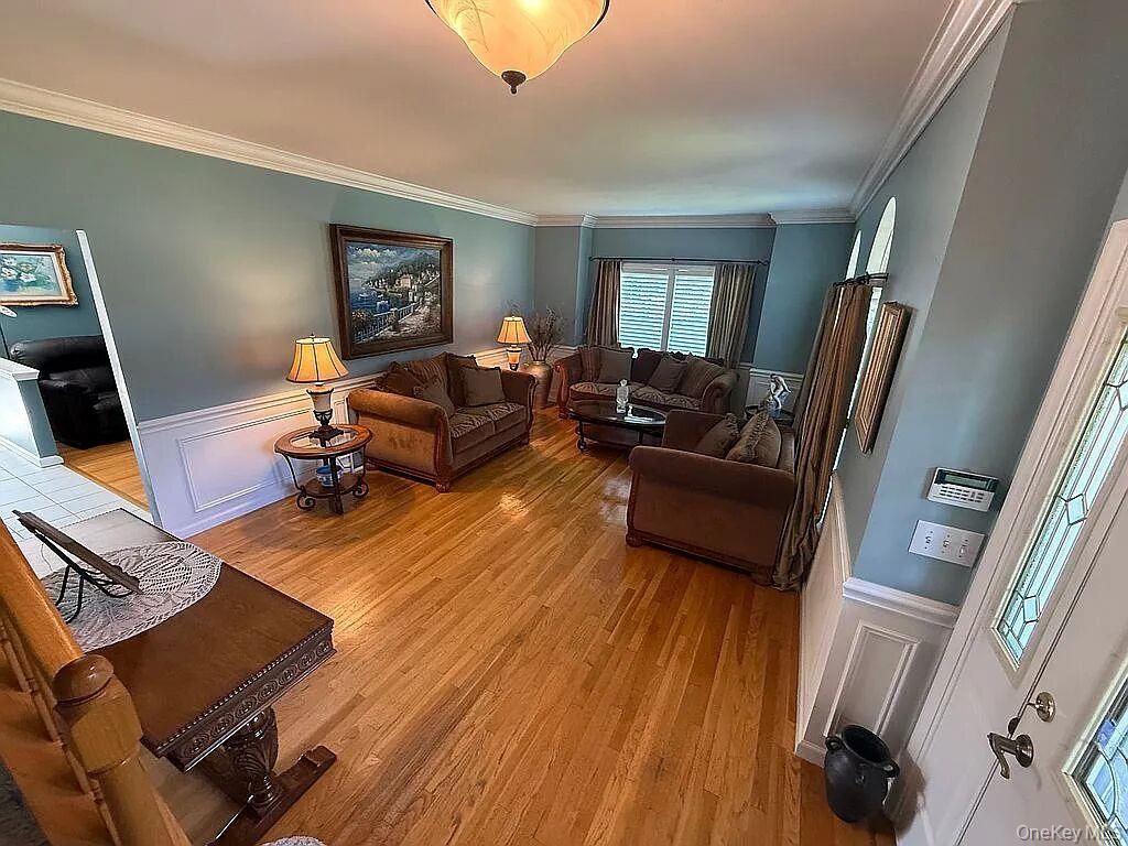 8 Ashford Lane, Huntington, NY 11743 — photo 4