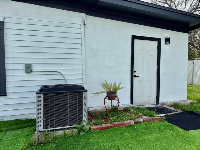 1813 E WOOD STREET, Tampa, FL 33604