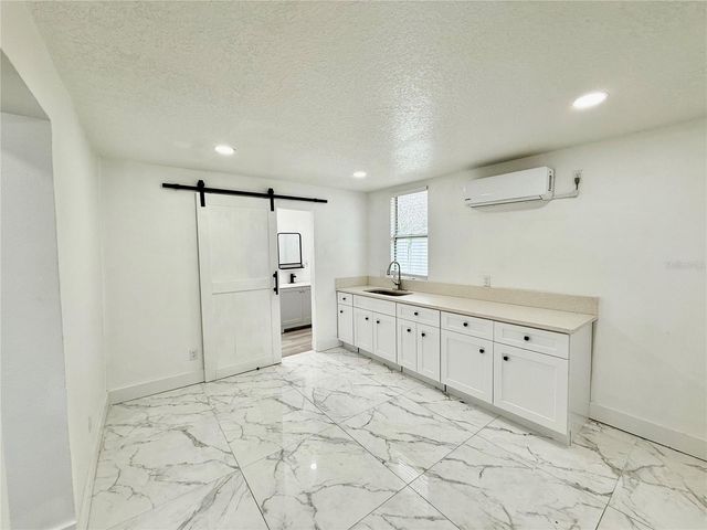 1813 E WOOD STREET, Tampa, FL 33604