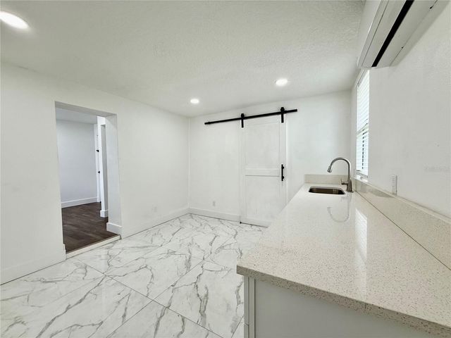 1813 E WOOD STREET, Tampa, FL 33604