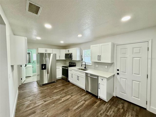 1813 E WOOD STREET, Tampa, FL 33604