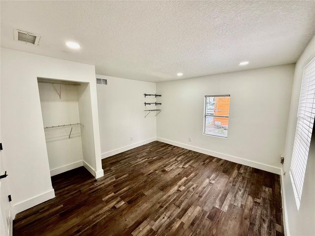 1813 E WOOD STREET, Tampa, FL 33604