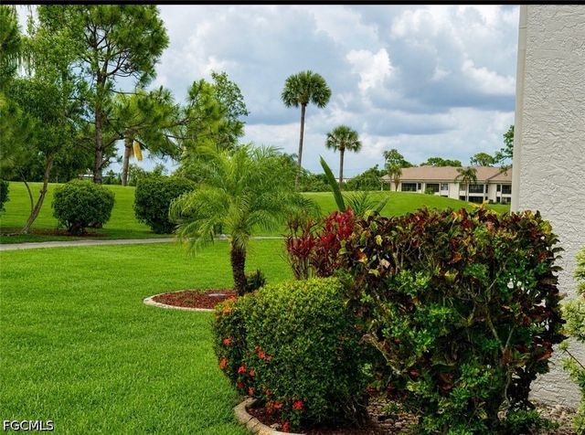 5765 Trailwinds DR 111, Fort Myers, FL 33907