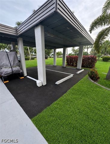 5765 Trailwinds DR 111, Fort Myers, FL 33907