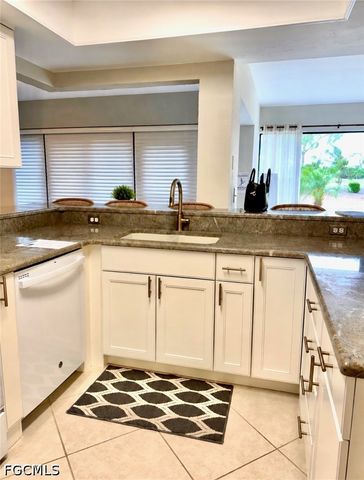 5765 Trailwinds DR 111, Fort Myers, FL 33907