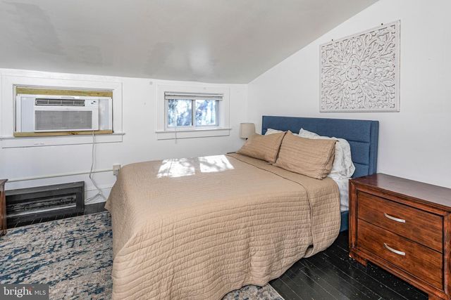 10 WHITTIER AVE, Trenton, NJ 08618