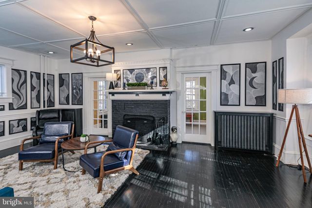 10 WHITTIER AVE, Trenton, NJ 08618