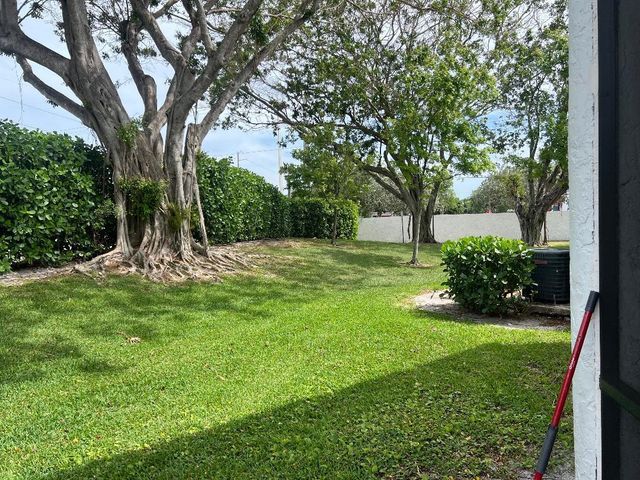 255 NW 36th Avenue, Deerfield Beach, FL 33442