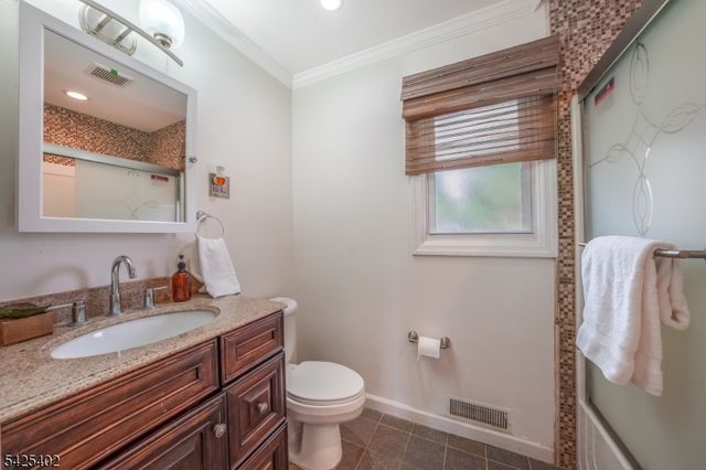 2 Dogwood Ter, Livingston Twp., NJ 07039