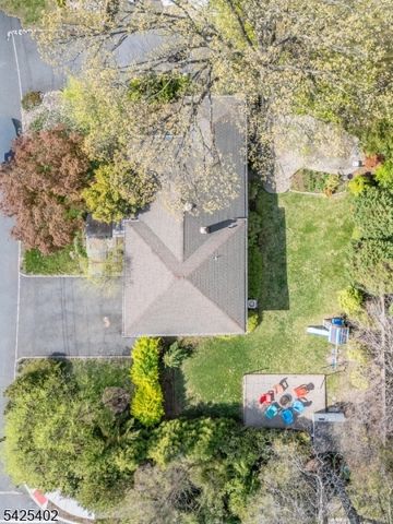 2 Dogwood Ter, Livingston Twp., NJ 07039