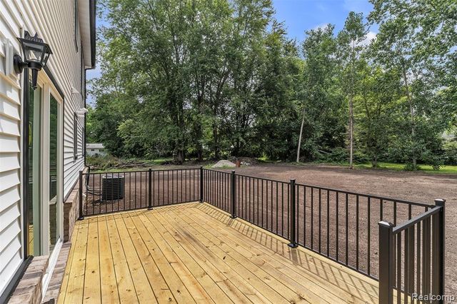 27380 Leroy Street, Taylor, MI 48180