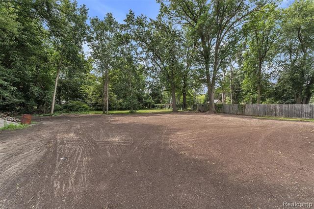 27380 Leroy Street, Taylor, MI 48180