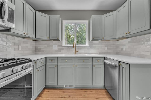 27380 Leroy Street, Taylor, MI 48180