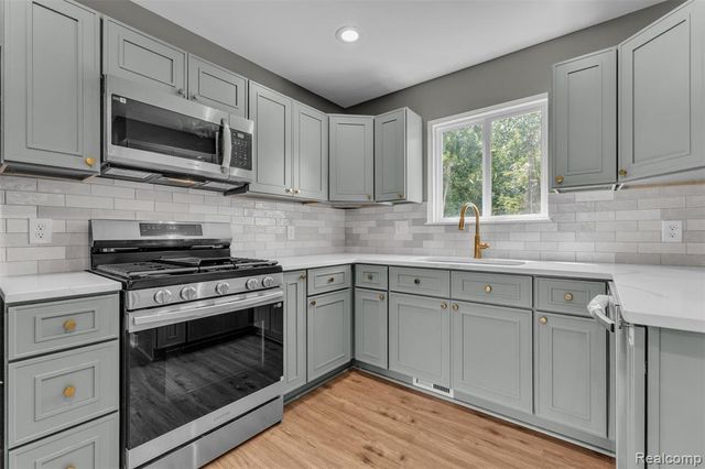 27380 Leroy Street, Taylor, MI 48180
