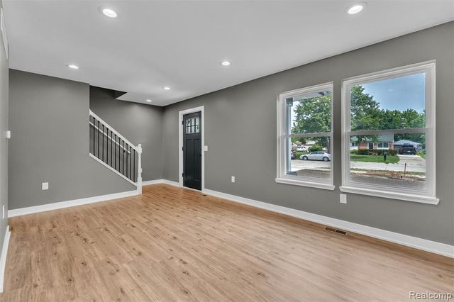 27380 Leroy Street, Taylor, MI 48180