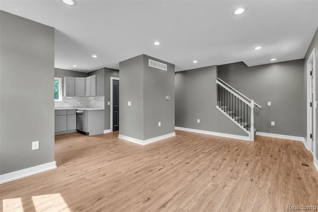 27380 Leroy Street, Taylor, MI 48180