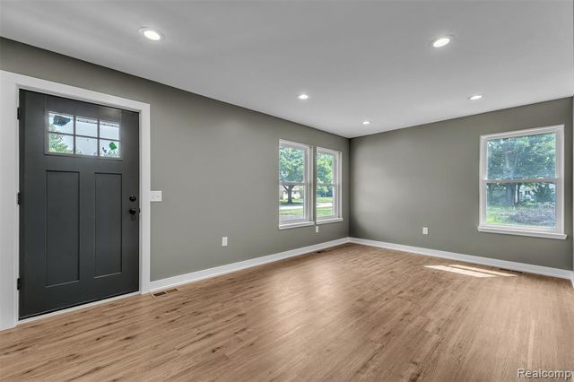 27380 Leroy Street, Taylor, MI 48180