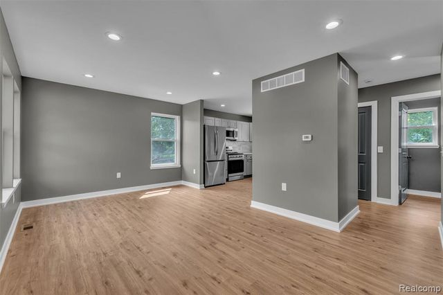 27380 Leroy Street, Taylor, MI 48180