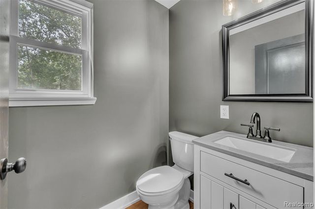 27380 Leroy Street, Taylor, MI 48180