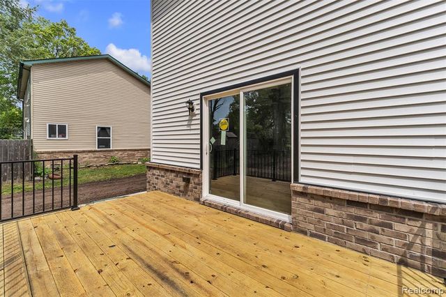27380 Leroy Street, Taylor, MI 48180