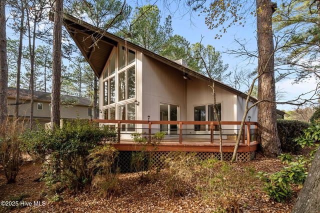 715 Saint Andrews Drive, Pinehurst, NC 28374