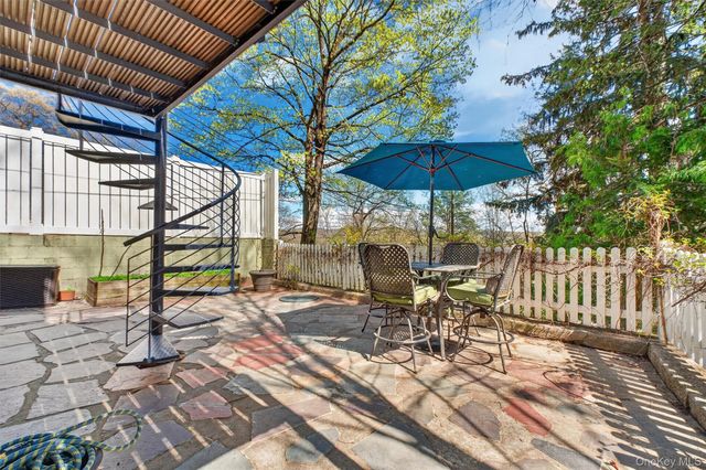 115 Tanglewylde Road, Lake Peekskill, NY 10537