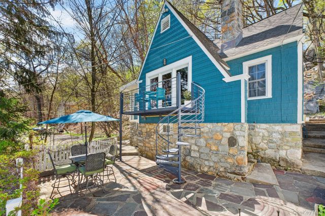115 Tanglewylde Road, Lake Peekskill, NY 10537