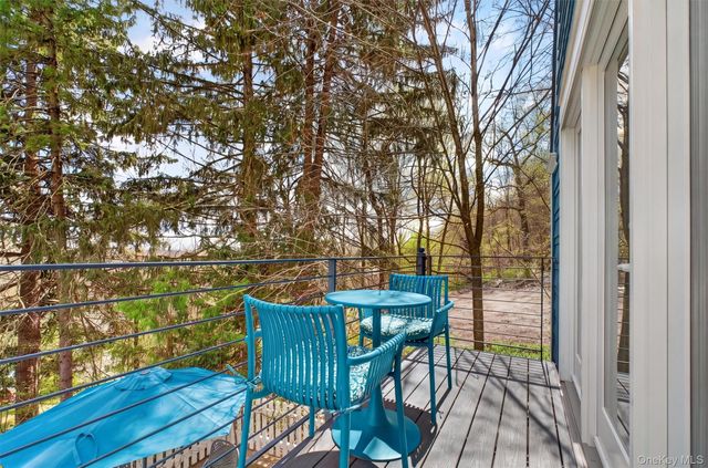 115 Tanglewylde Road, Lake Peekskill, NY 10537