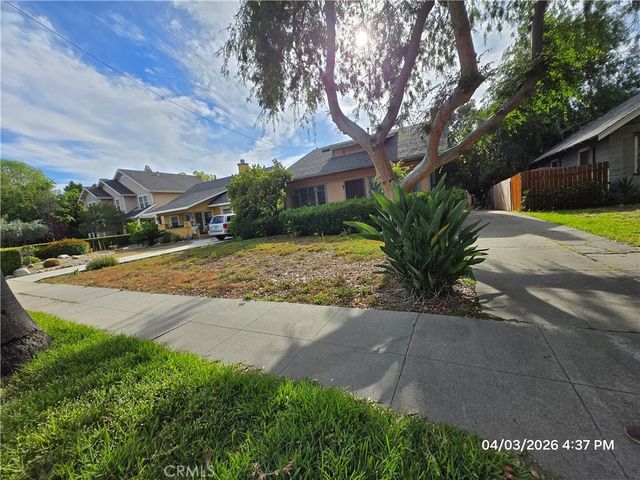 871 S Los Robles Avenue, Pasadena, CA 91106