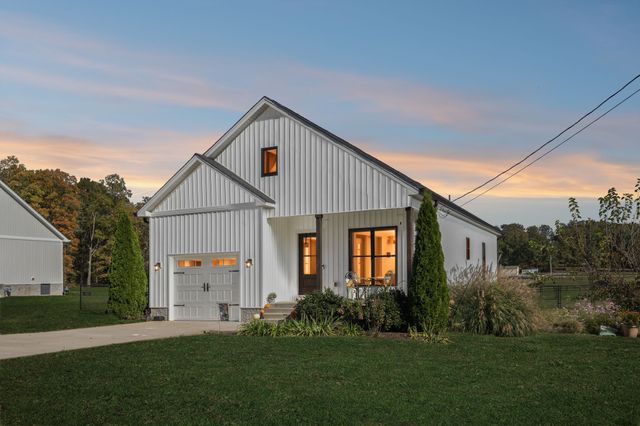 393 Pruett Rd, Dickson, TN 37055