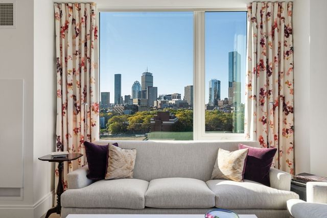 380 Harrison Ave 1118, Boston, MA 02118