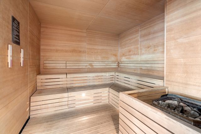 380 Harrison Ave 1118, Boston, MA 02118