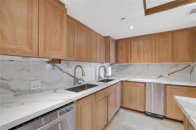 5025 Collins Ave 1103-1104-1105, Miami Beach, FL 33140