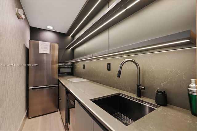 5025 Collins Ave 1103-1104-1105, Miami Beach, FL 33140
