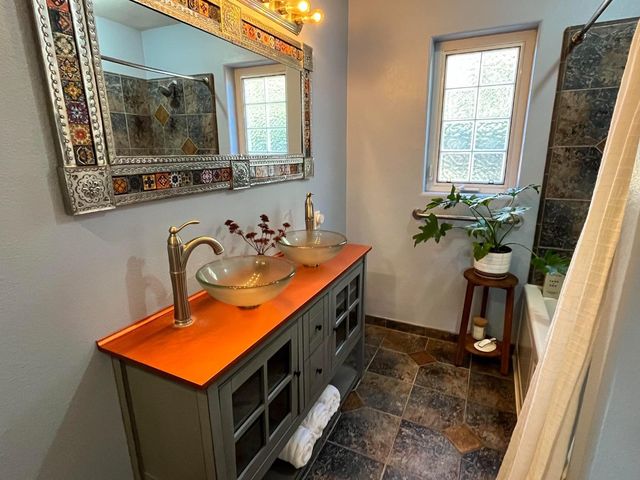 980 30th Avenue, Santa Cruz, CA 95062