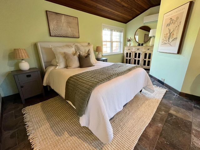 980 30th Avenue, Santa Cruz, CA 95062