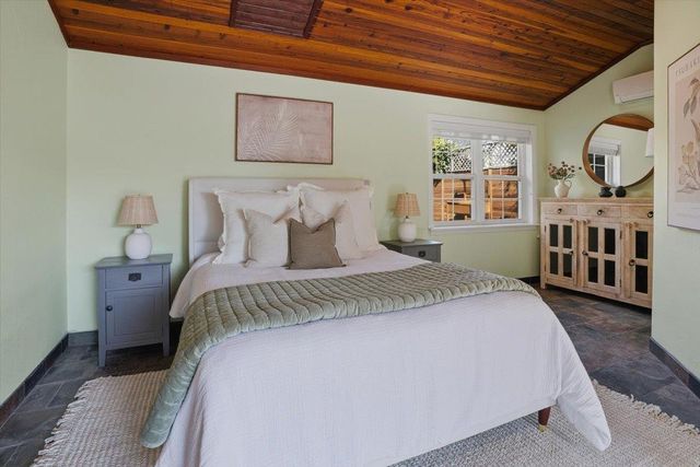 980 30th Avenue, Santa Cruz, CA 95062