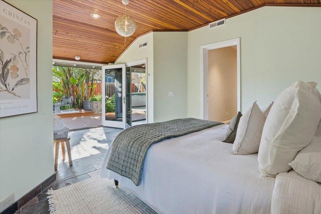 980 30th Avenue, Santa Cruz, CA 95062